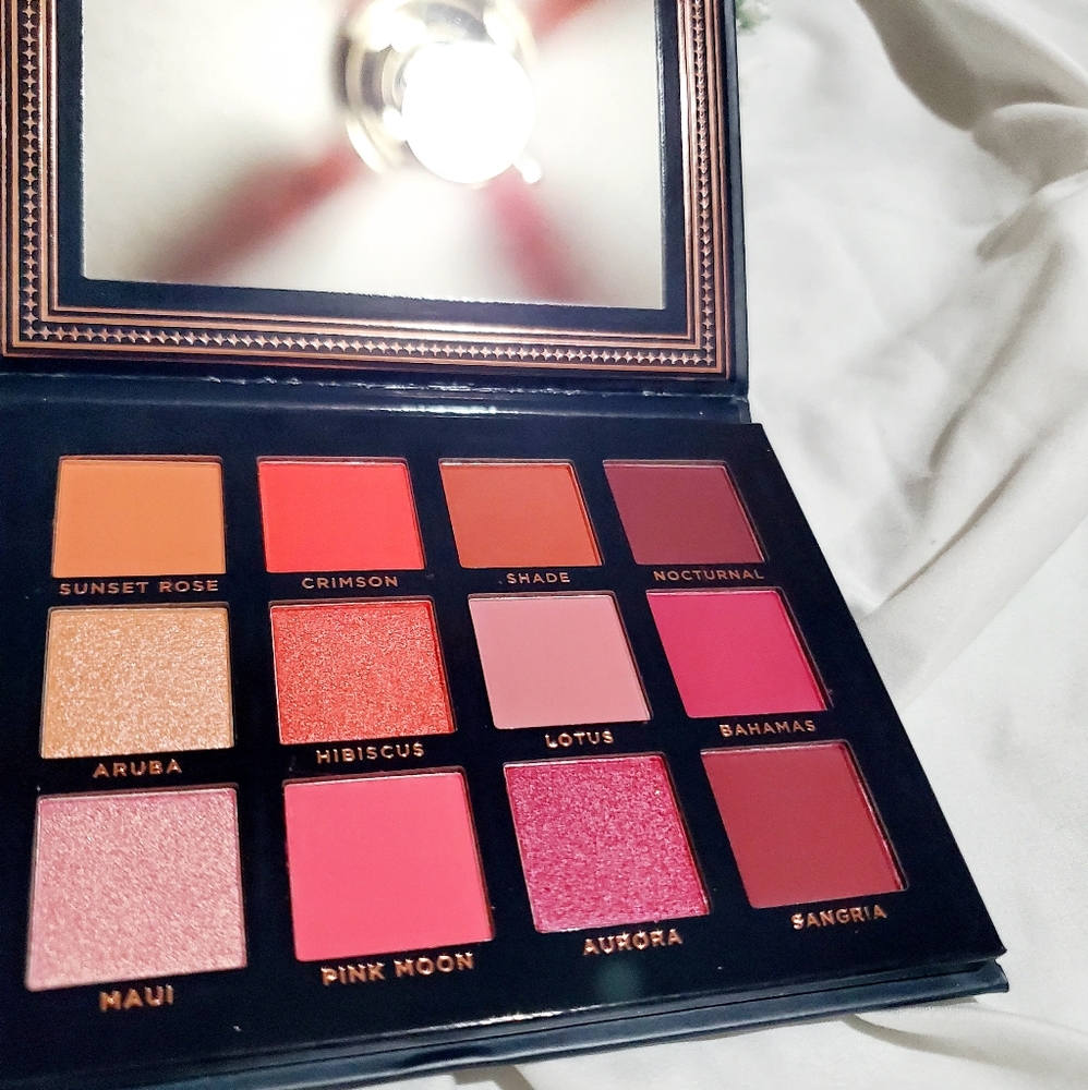 Ace Beaute Scarlet Dusk Eyeshadow Palette